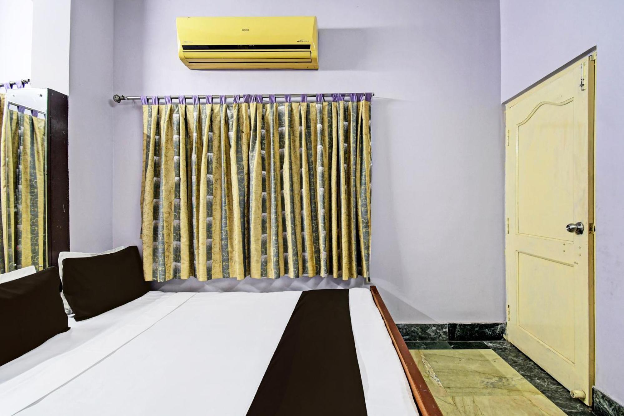 Hotel O Arati House Kolkata